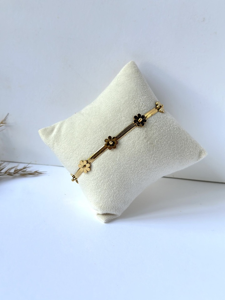 Golden Daisy Bracelet