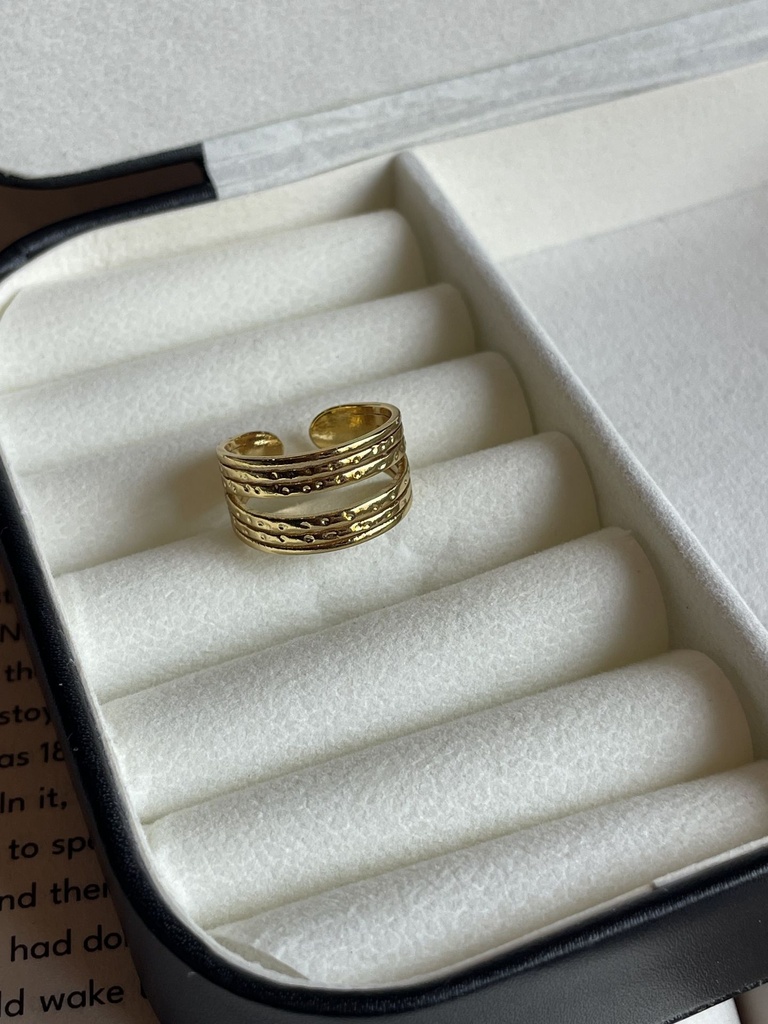 Layerd ring