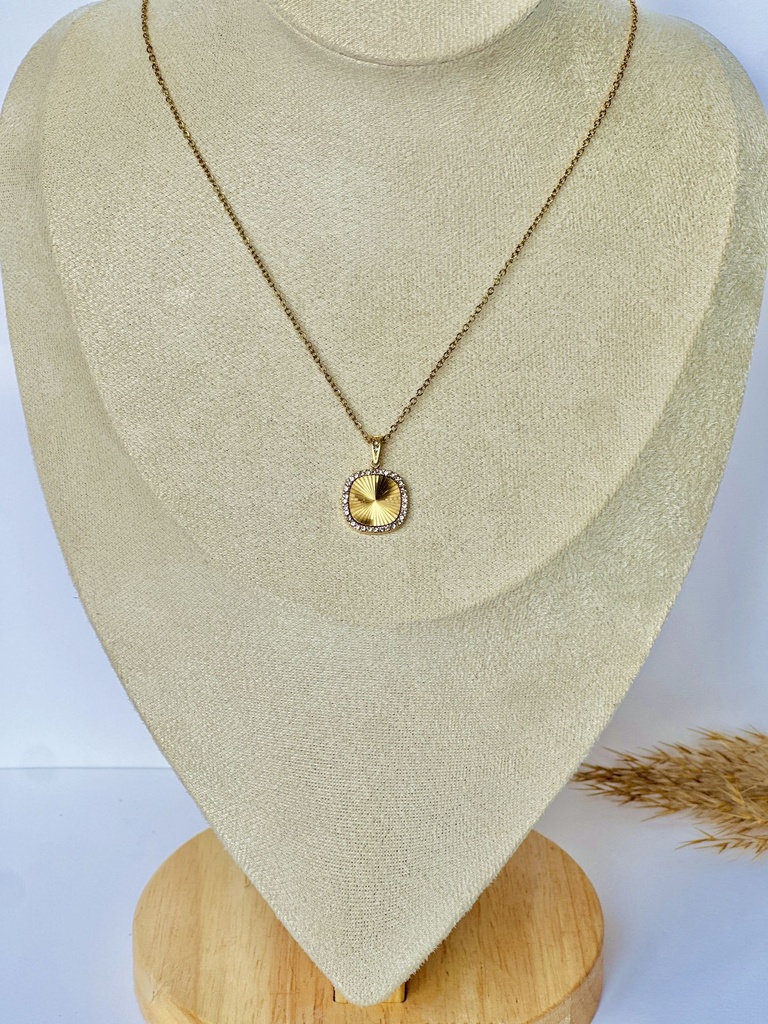 Solara Halo Pendant Necklace