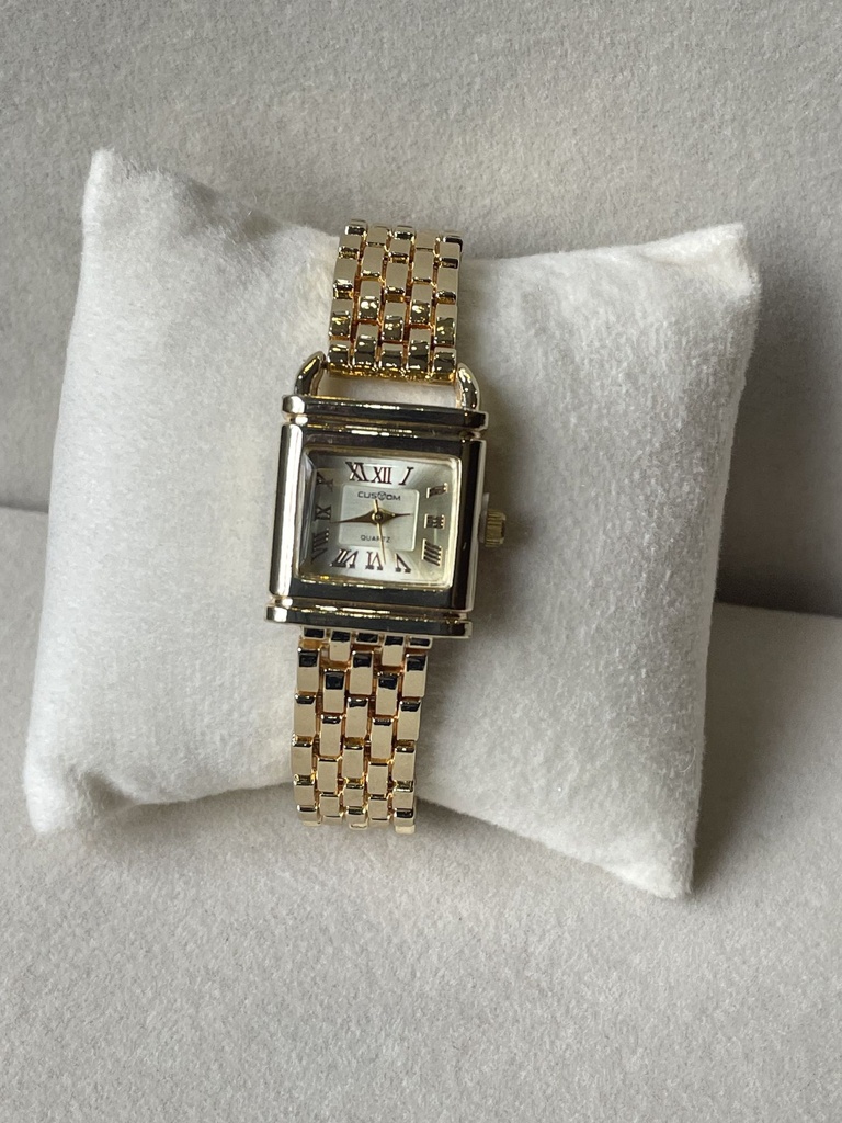 Square dial watch