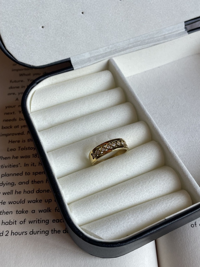 Aurelia ring
