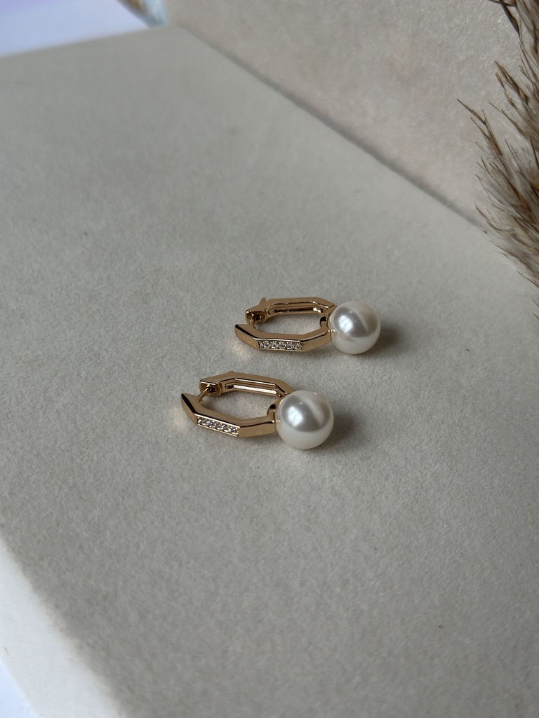 Pearl Luxe Hoops