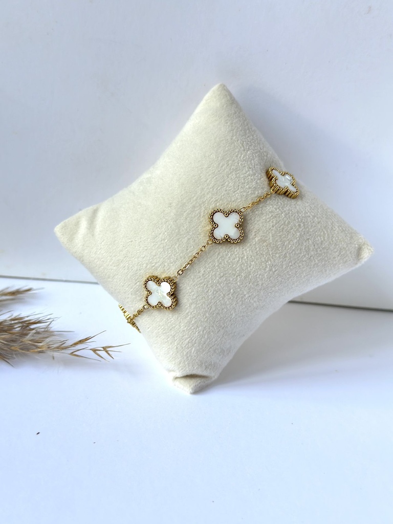 Clover Pearl Bracelet